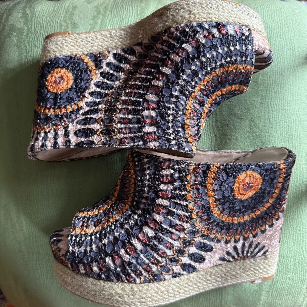 Chinese Laundry - Multicolor Espadrilles - Orange, Black, and Beige - Women’s 8